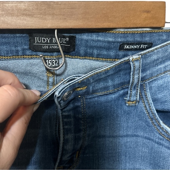 EUC - Judy Blue High Waisted Skinny Fit Leopard Patch Jeans - size 15/32 - Picture 3 of 4